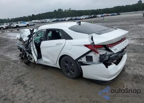 2021 Hyundai Elantra Sel z USA, uszkodzony, nr VIN 5NPLM4AG9MH022110